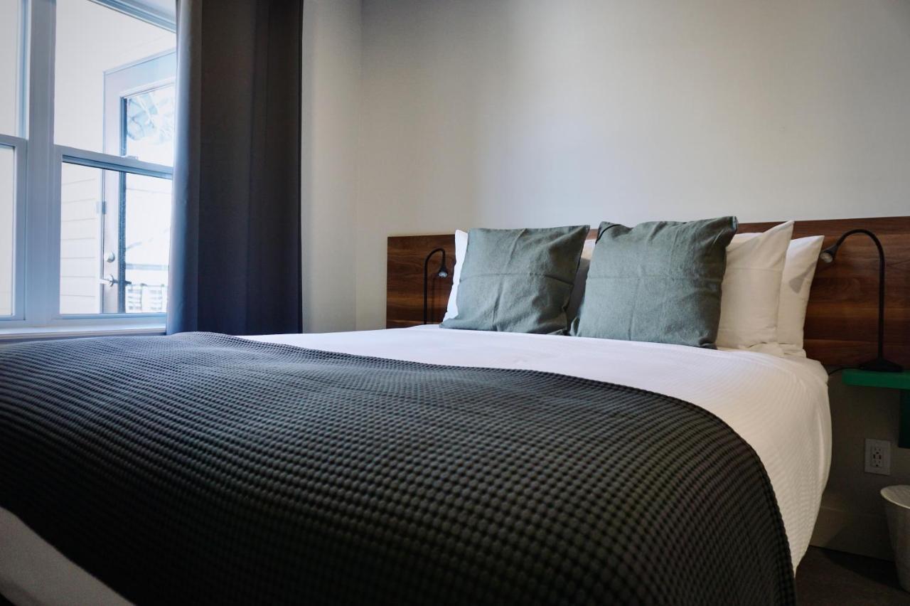 Morel Executive Suites Edmundston Bagian luar foto