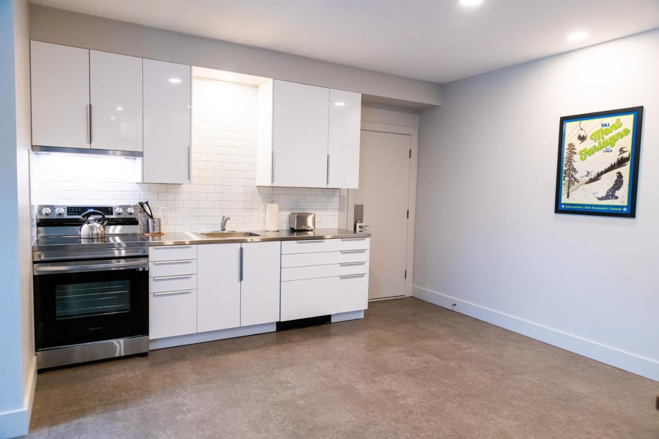Morel Executive Suites Edmundston Bagian luar foto